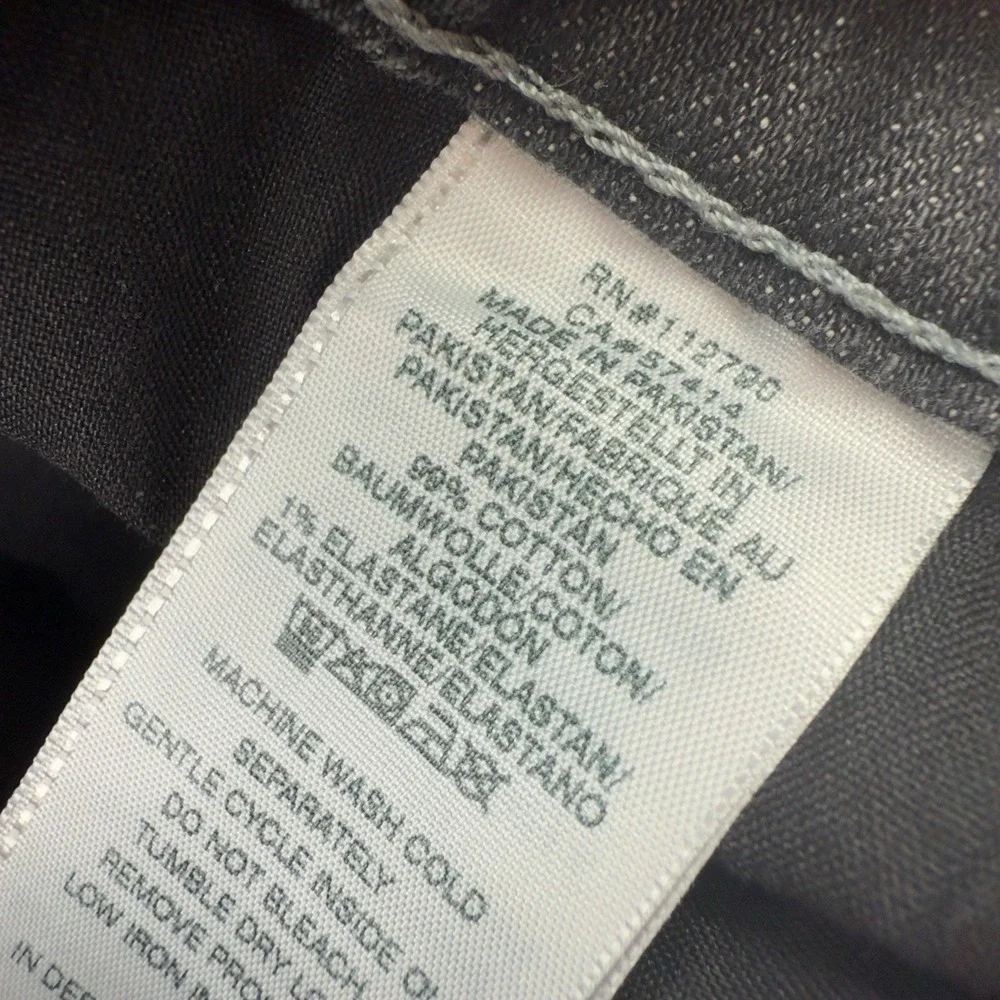 True Religion‎ Ricky Jeans Relaxed Straight Black Distressed Purple Stitch 30x35
